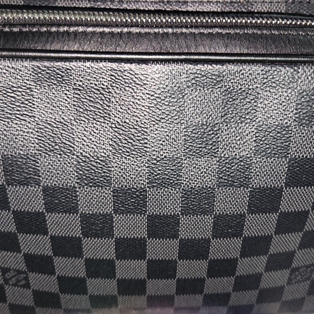 Louis Vuitton Damier Graphite Trocadero Messenger Bag - Picture 11 of 16